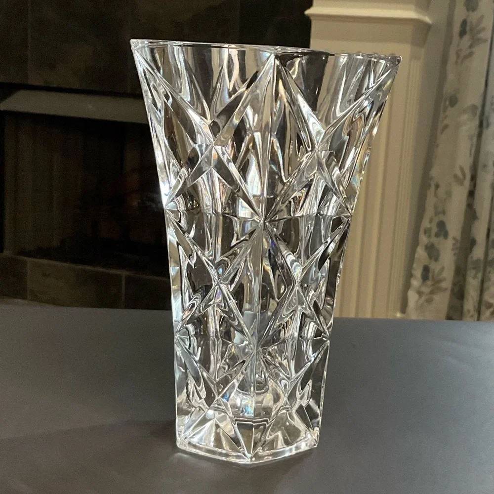 Lead Crystal Vase 7” Tall